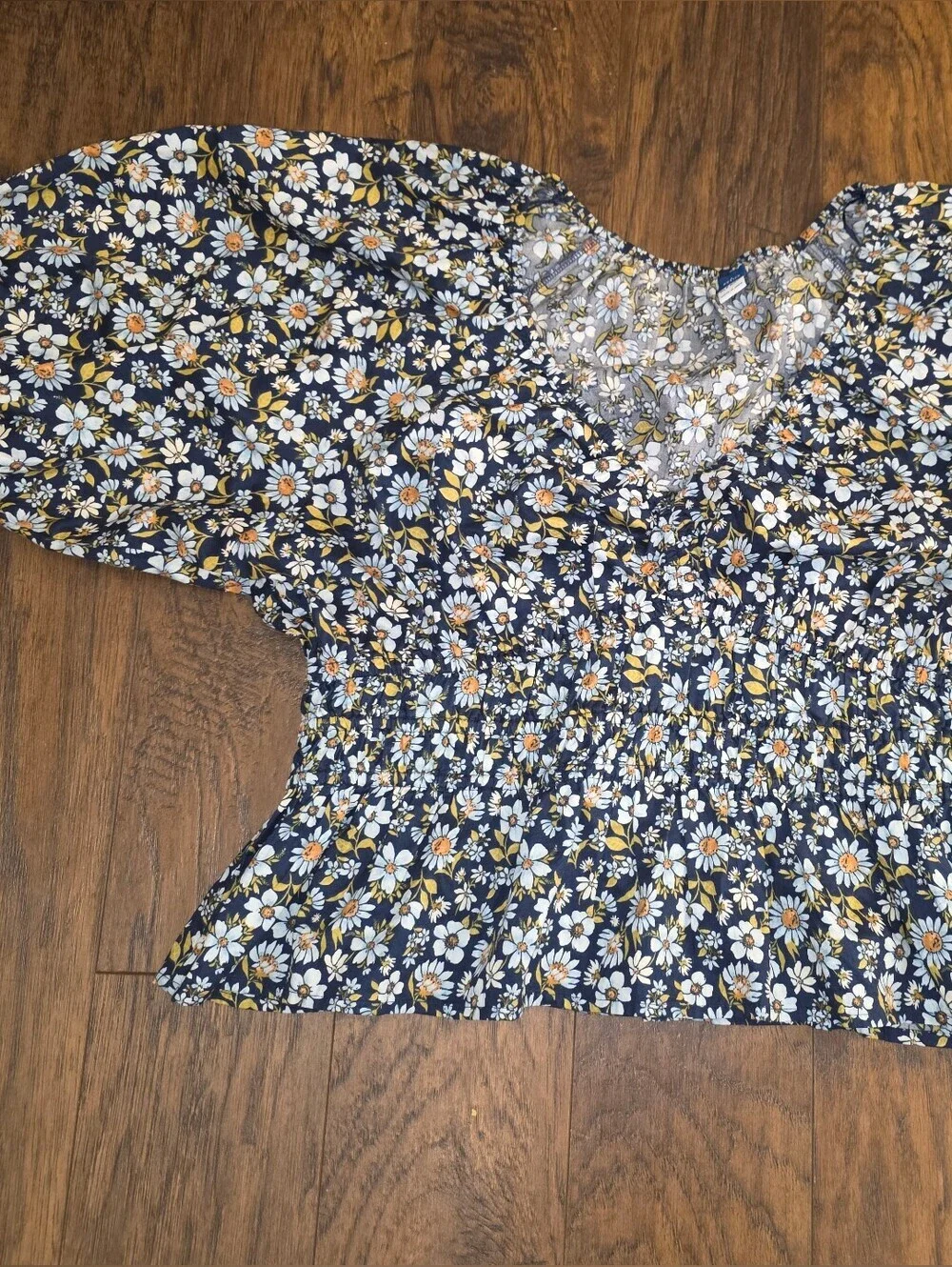 Old Navy Navy Floral V-Neck Smocked Peplum Blouse